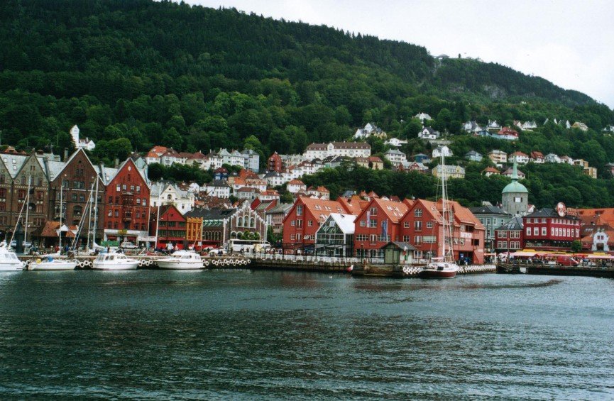 2002060310 bergen bryggen